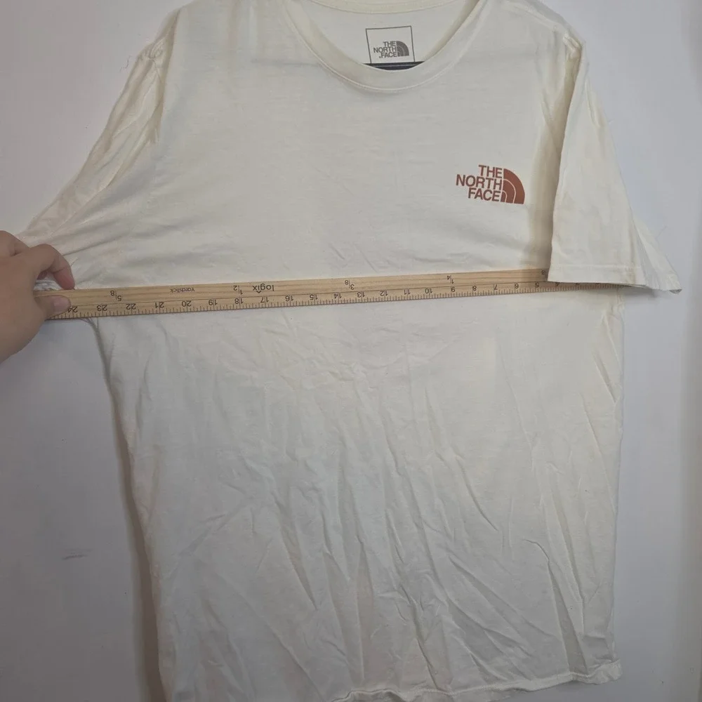The North Face Mens XL Cream Graphic T-Shirt Desert Landscape Logo Tee Short Slv